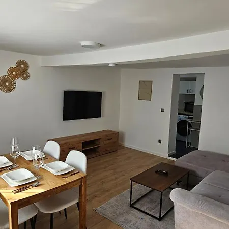 Meros Apartment *
